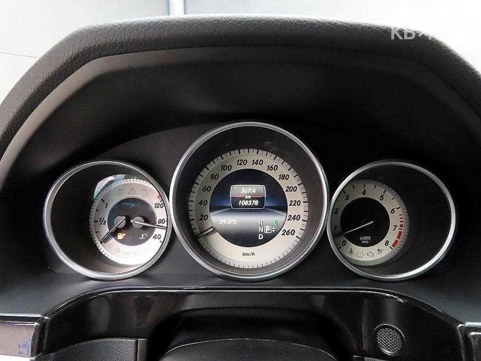 Mercedes-Benz Нов E-КласE300 4매틱 Авангард W212 - 8