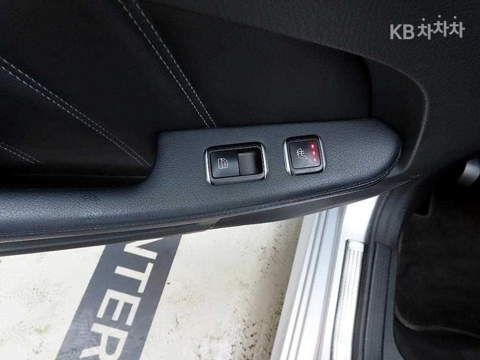 Mercedes-Benz Нов E-КласE300 4매틱 Авангард W212 - 12