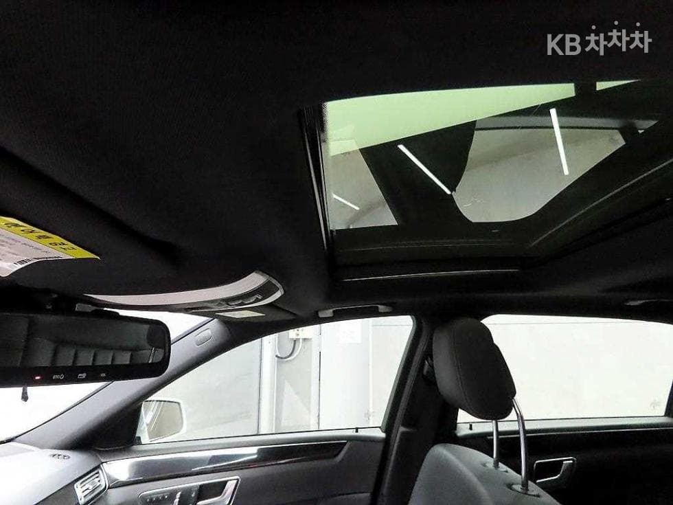 Mercedes-Benz Нов E-КласE300 4매틱 Авангард W212 - 18