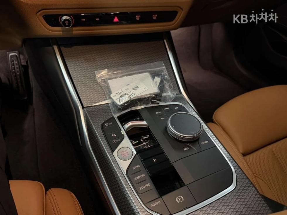 BMW 3 Series (G20)320i M Sport - 12