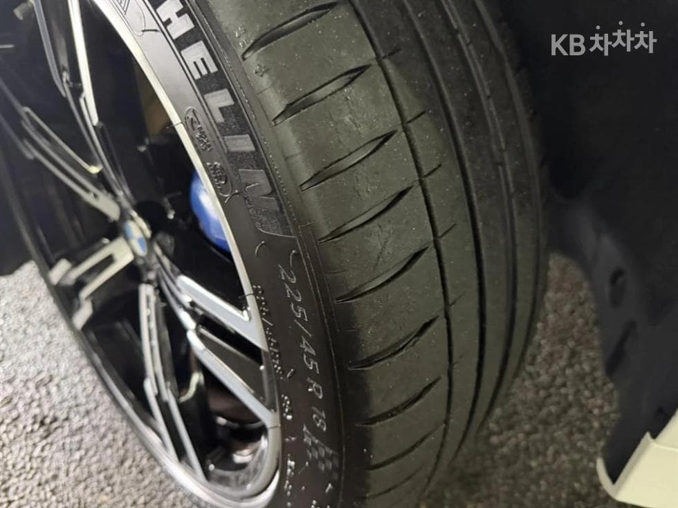 BMW 3 Series (G20)320i M Sport - 20