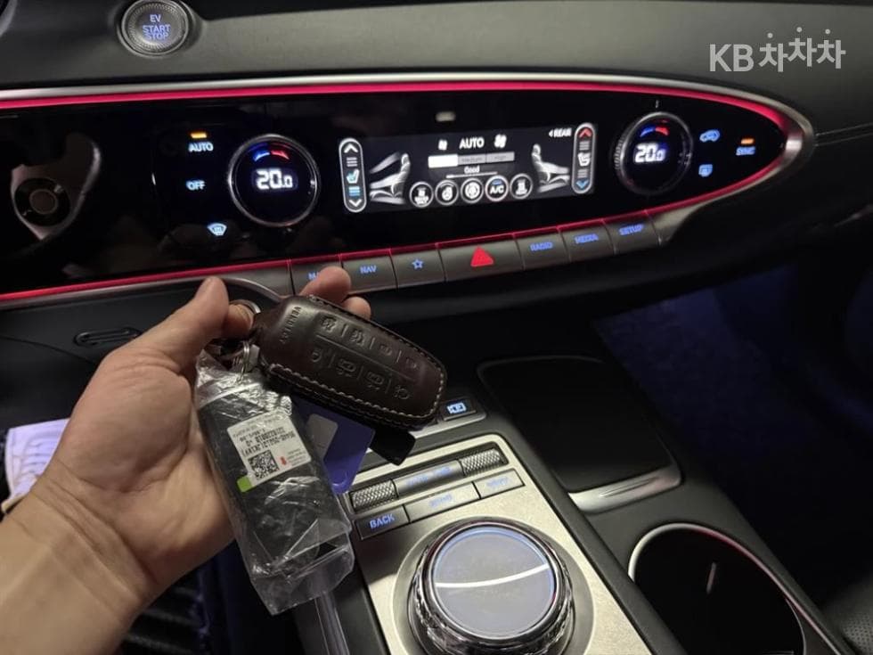 Дженезис ELECTRIFIED GV70EV Стандартен - 12