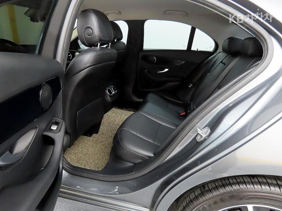 Mercedes-Benz The New (facelift) C-ClassC200 W205 - 6