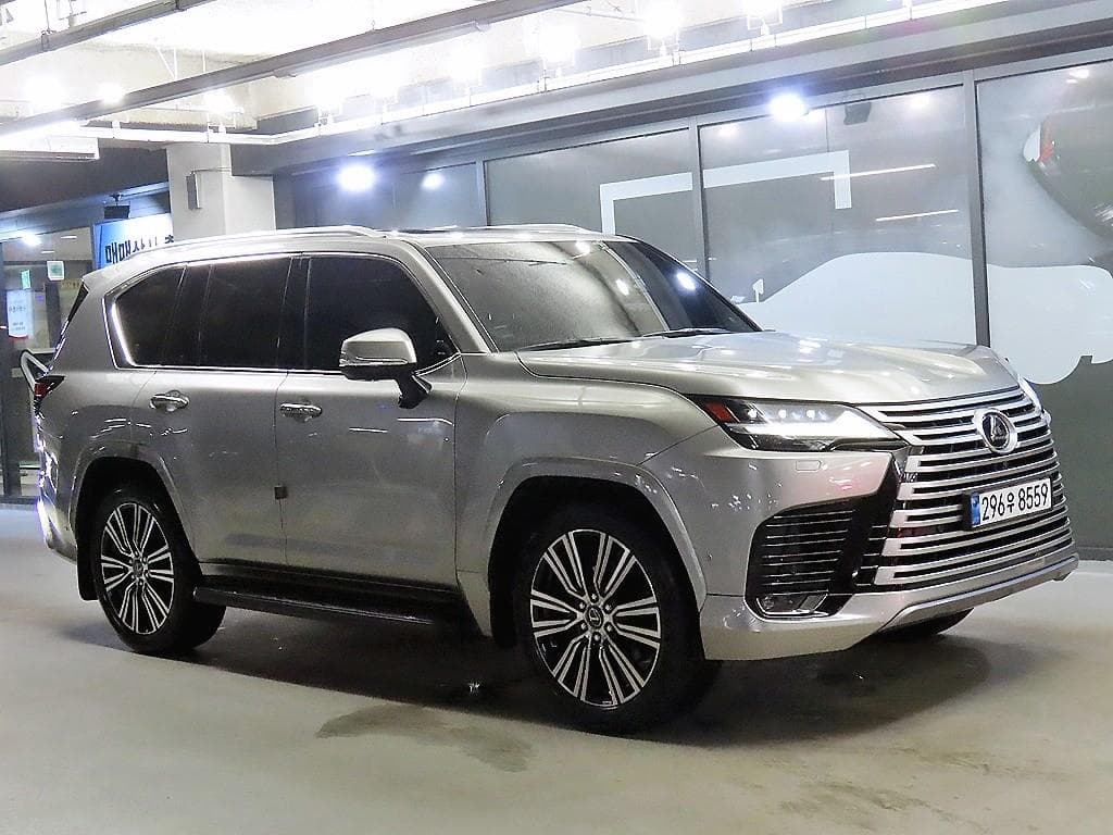 Lexus LX (J310) 700h+ Luxury - Image 1