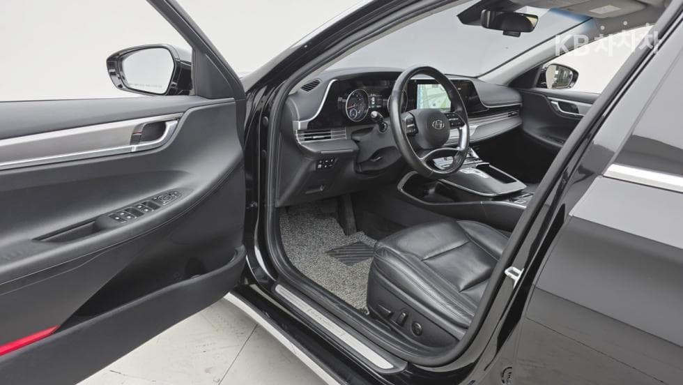 Хюндай The New (фейслифт) Grandeur (Azera)2.5 Premium 초이스 - 12