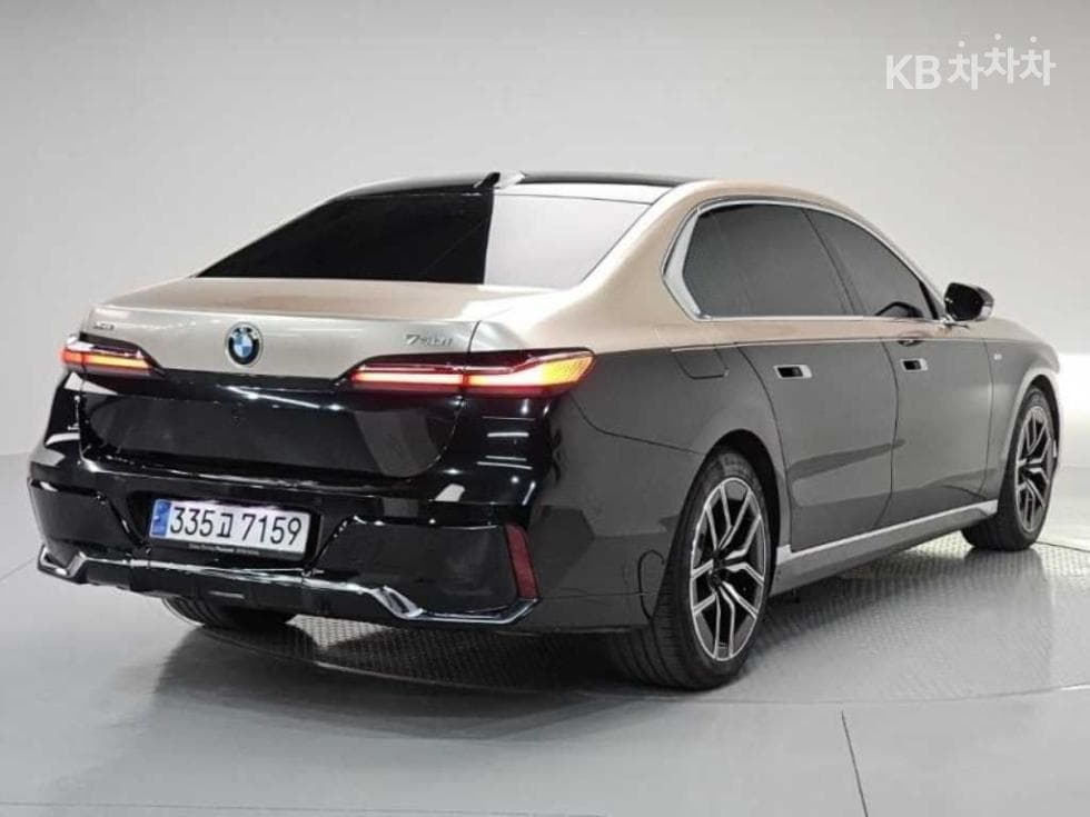 BMW 7시리즈(G70)740i xDrive M Sport - 2