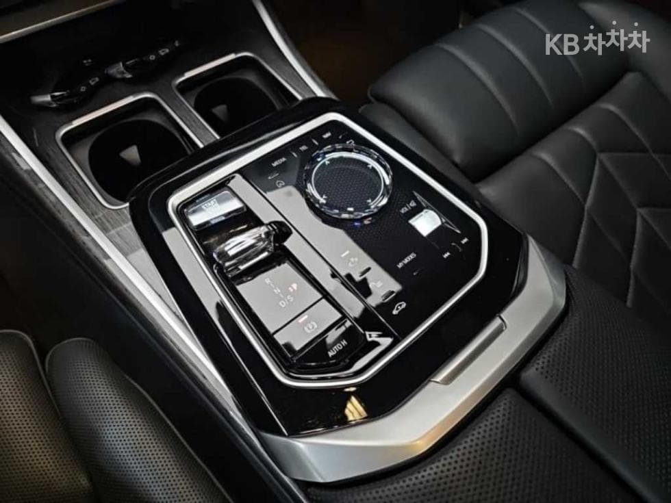 BMW 7시리즈(G70)740i xDrive M Sport - 14