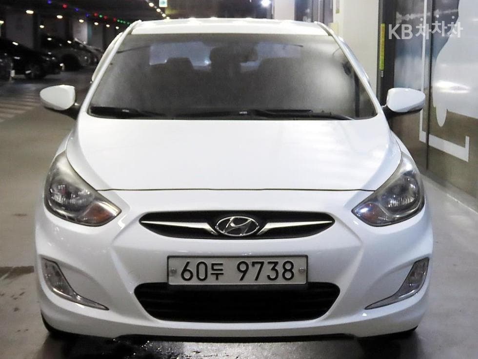 Hyundai Accent(신형)1.6 VGT Premium - 2