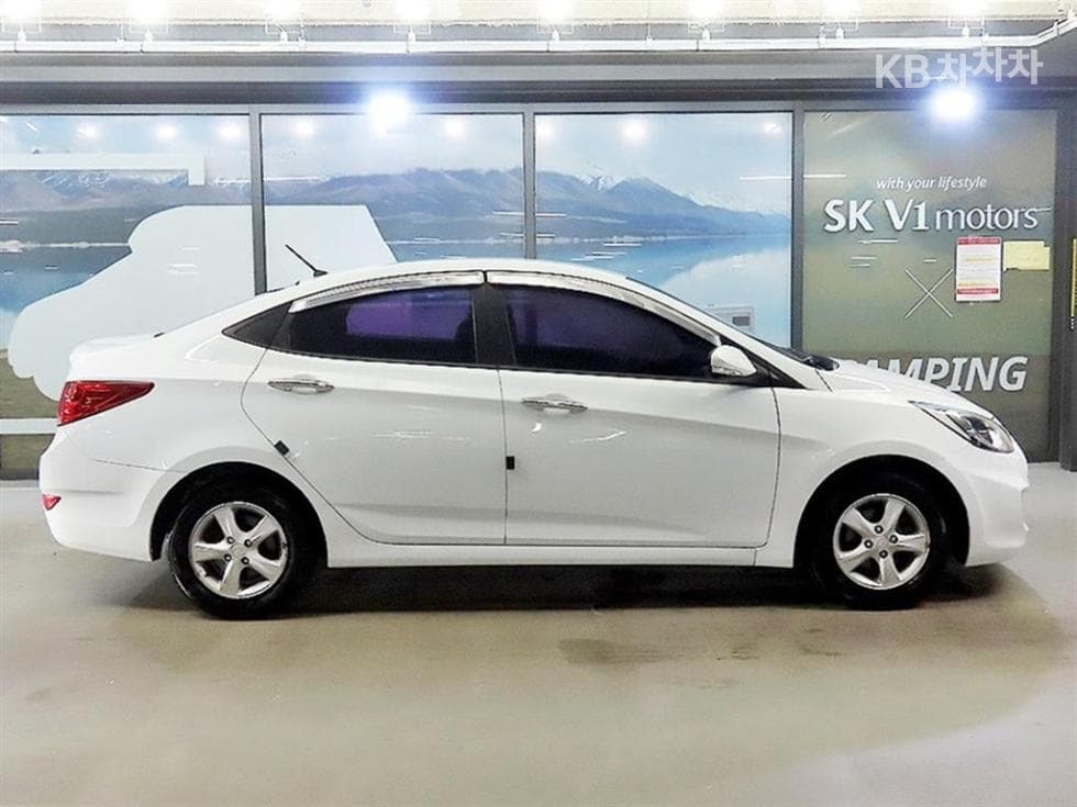 Hyundai Accent(신형)1.6 VGT Premium - 3