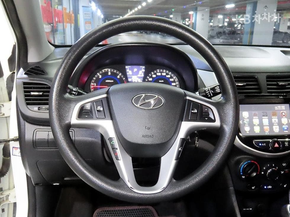 Hyundai Accent(신형)1.6 VGT Premium - 8
