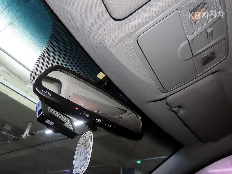 Hyundai Accent(신형)1.6 VGT Premium - 16