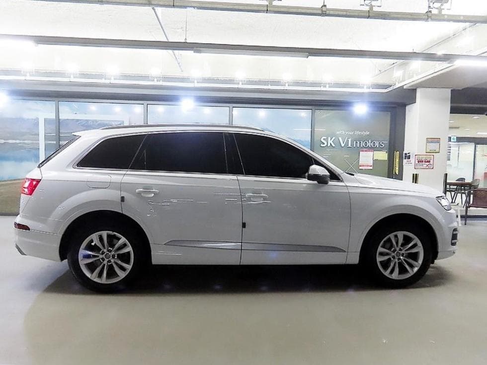 Audi New Q72.0 45 TFSI Quattro - 3