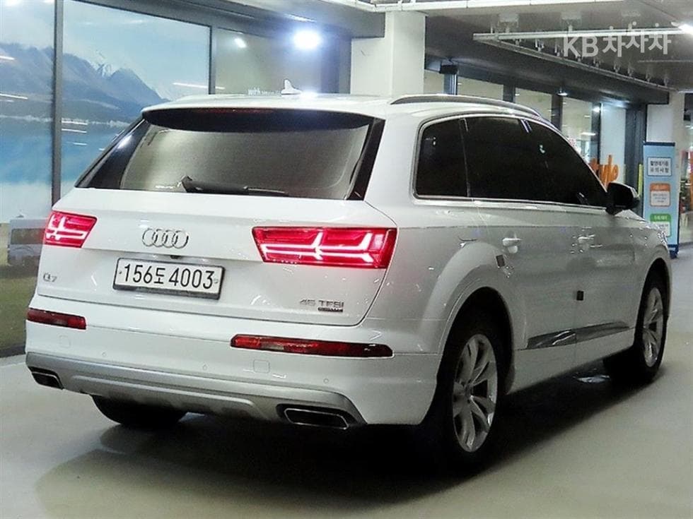 Audi New Q72.0 45 TFSI Quattro - 4