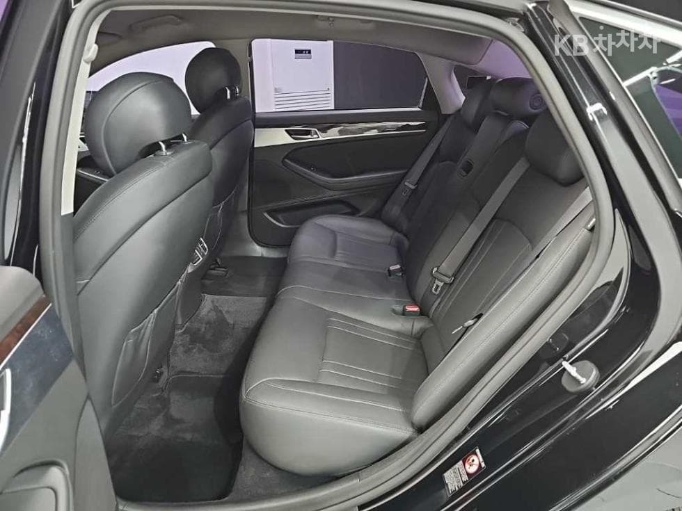 Хюндай ДженезисDHG330 Modern AWD Стандартен - 12