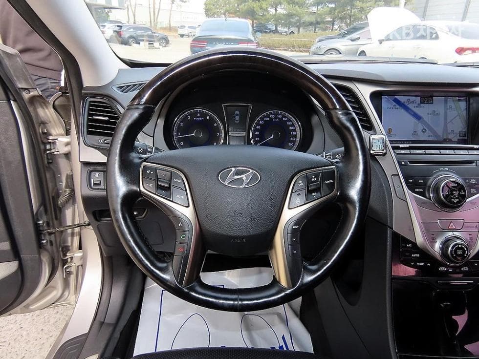 Hyundai Grandeur (Azera)HGLPG HG300 프라임 - 8