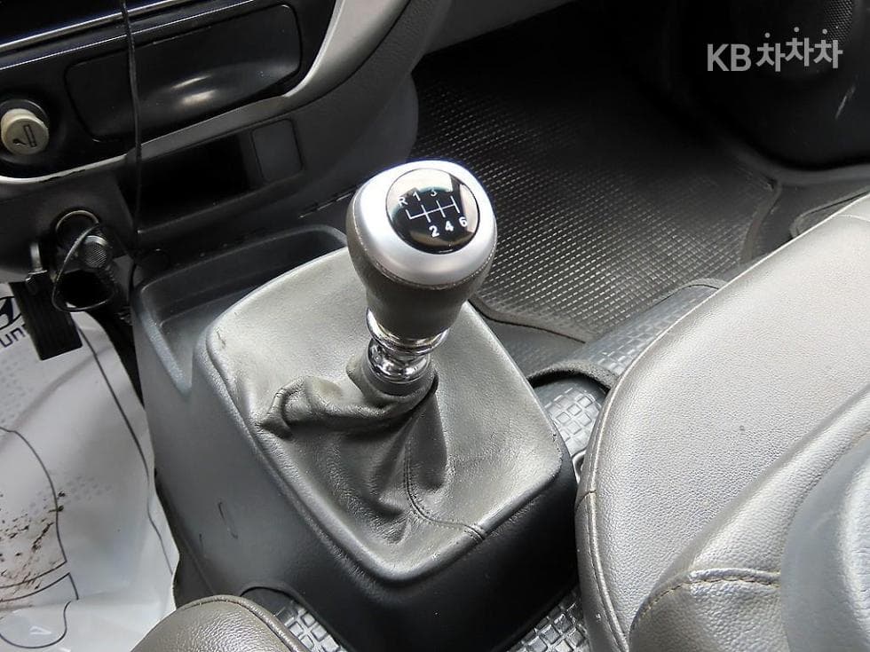 Kia Bongo 3 (light truck)1 Ton Extra Long Double Cab CRDi DLX GX Special (special feature/edition) - 11