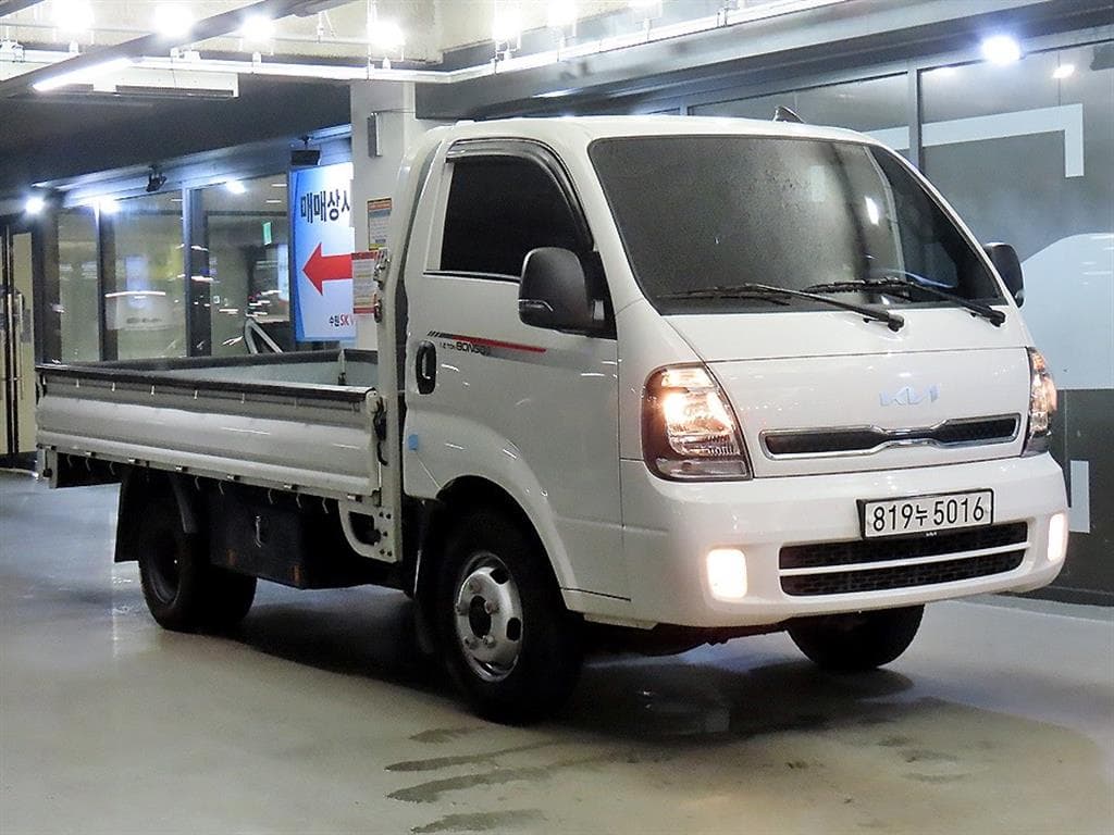 Kia The New (facelift) Bongo 3 (light truck) LPG Wing Body 1.2Ton 표준캡 Extra Long Standard - Image 1