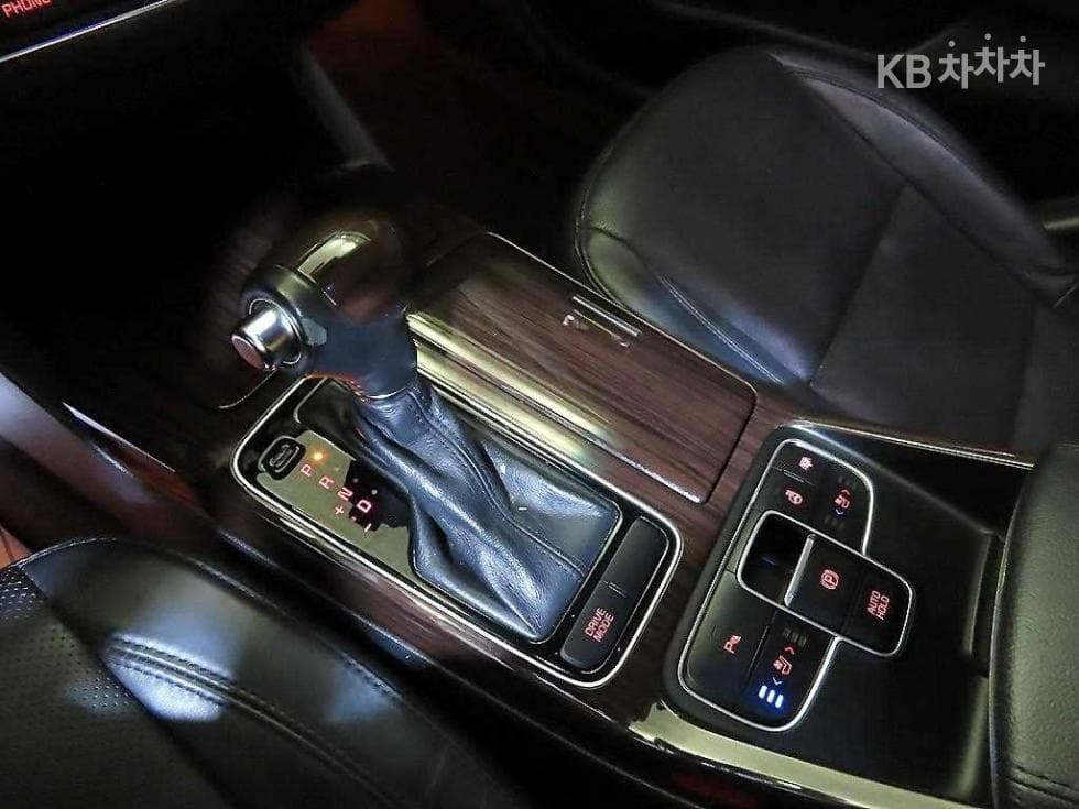 Kia The New (facelift) K7LPI 3.0 Prestige - 12