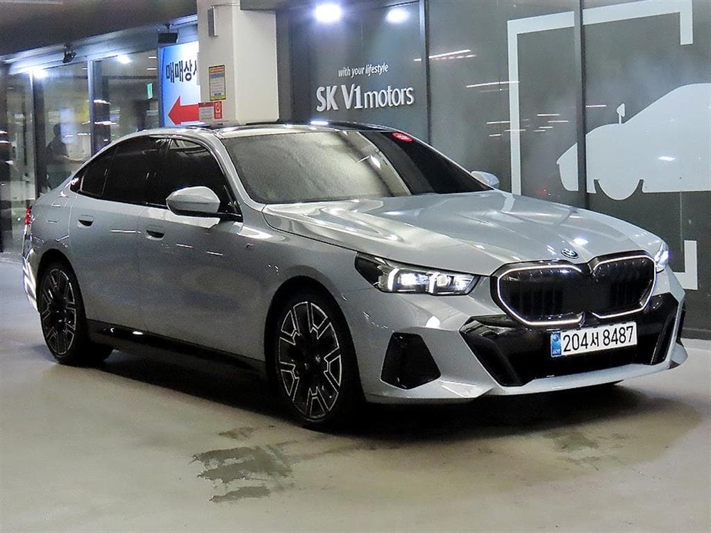 BMW New5 Series(G60) 530e M Sport - Image 1