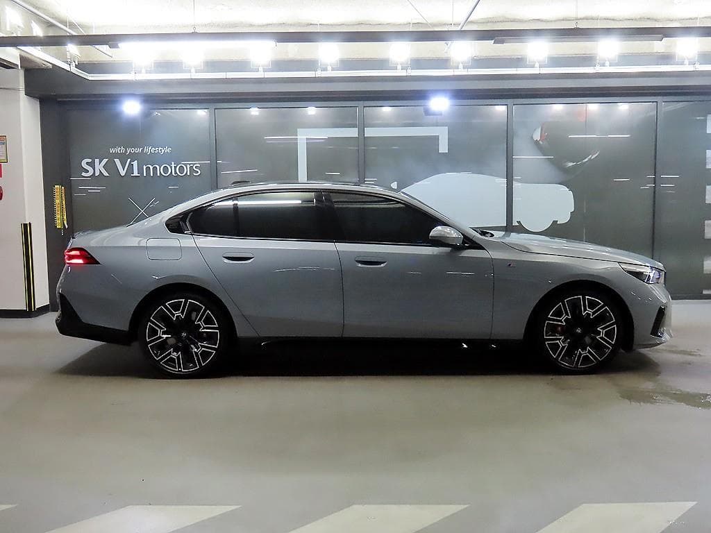 BMW New5 Series(G60)530e M Sport - 3