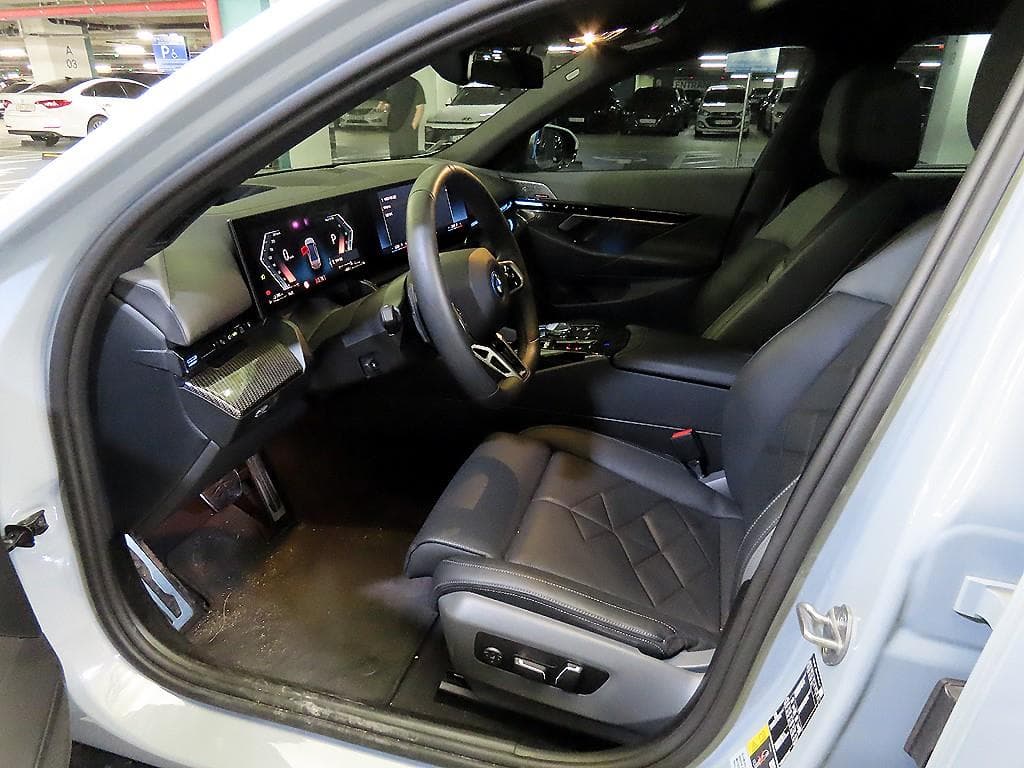 BMW New5 Series(G60)530e M Sport - 6