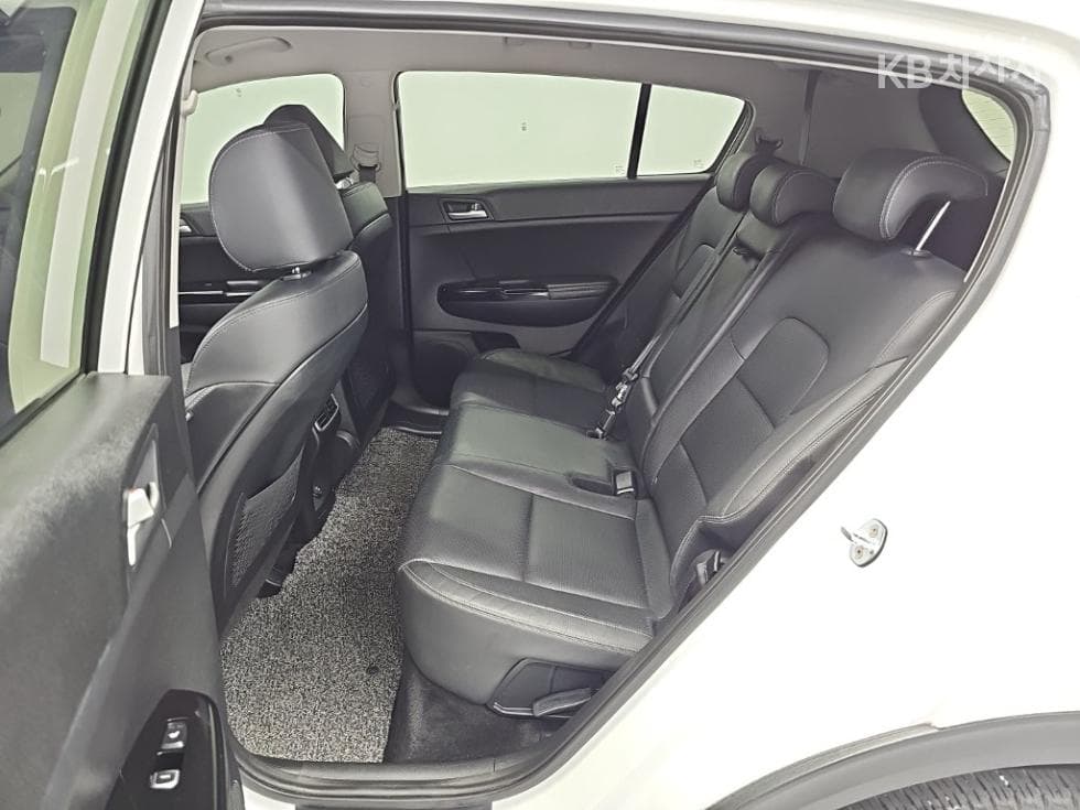 Kia Sportage 4th generationDiesel 2.0 2WD Noblesse Special (special feature/edition) - 12