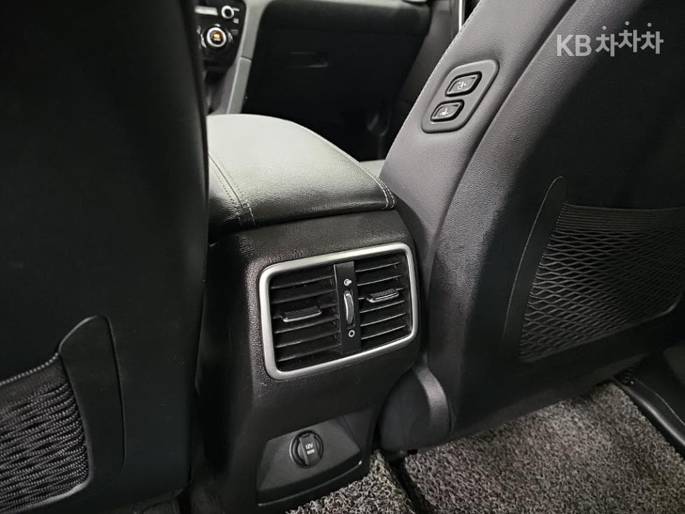 Kia Sportage 4th generationDiesel 2.0 2WD Noblesse Special (special feature/edition) - 13