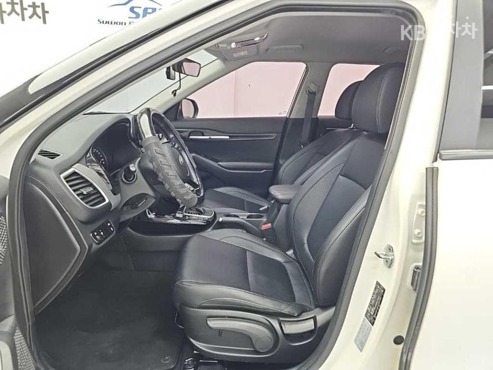 Kia Seltos1.6 Gasoline Turbo 2WD Trendy - 11