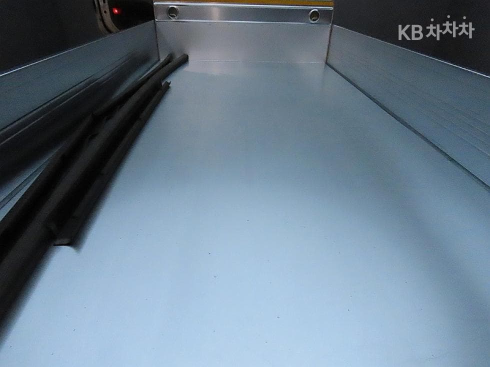Hyundai Porter 2Extra Long 일반캡 CRDi Premium - 17