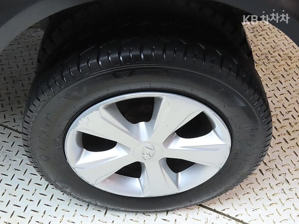 Hyundai Porter 2Extra Long Super Cab CRDi SUP High-end Type - 17