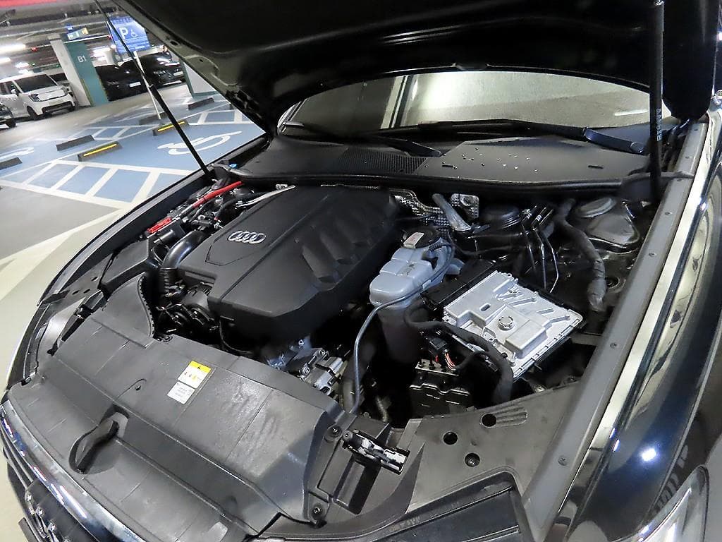 Audi A6(C8)45 TFSI Quattro Premium - 19