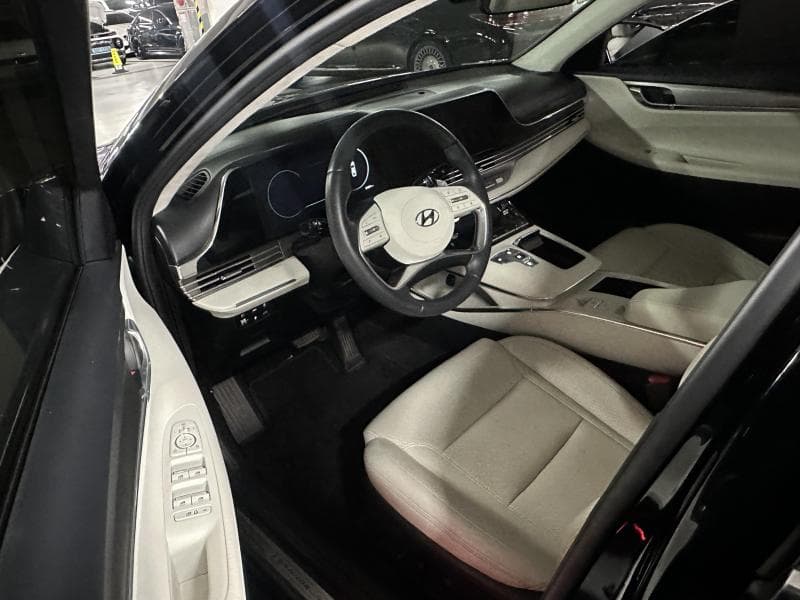 Hyundai The New (facelift) Grandeur (Azera) Hybrid2.4 Le Blanc - 12