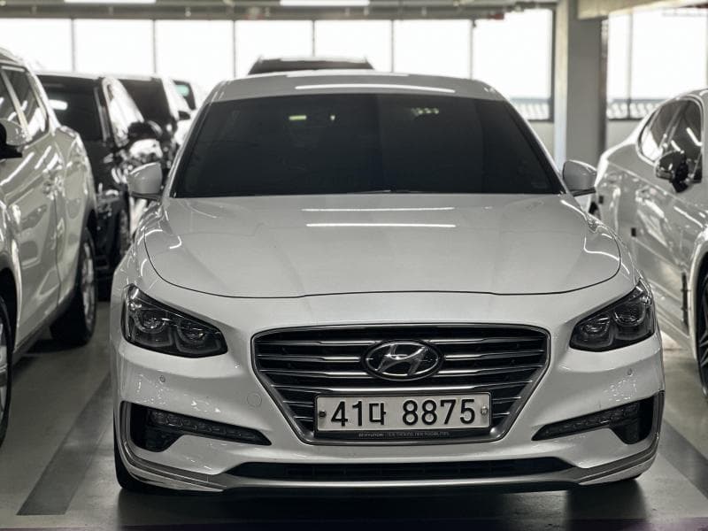 Hyundai Grandeur (Azera)IG 2.4 Exclusive Special (special feature/edition) - Image 1