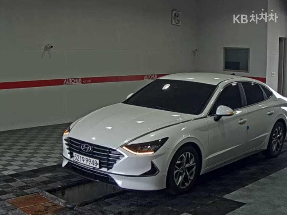 Хюндай Соната (DN8) 2.0 LPG Рент-а-кар Стил - Image 1