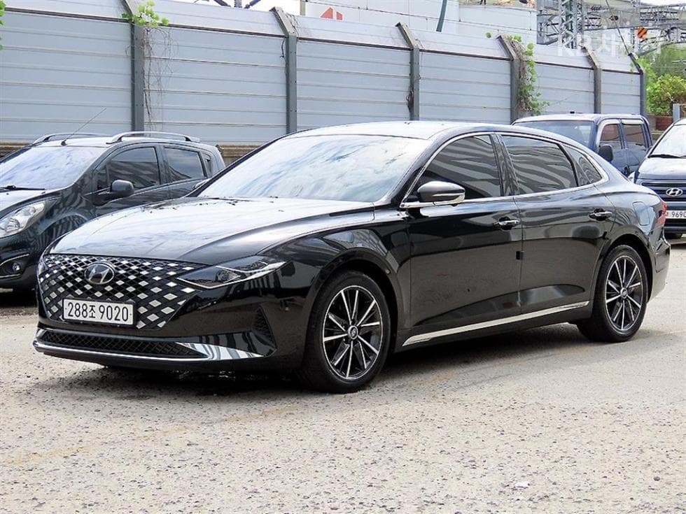 Хюндай The New (фейслифт) Grandeur (Azera)2.5 Le Blanc - 2