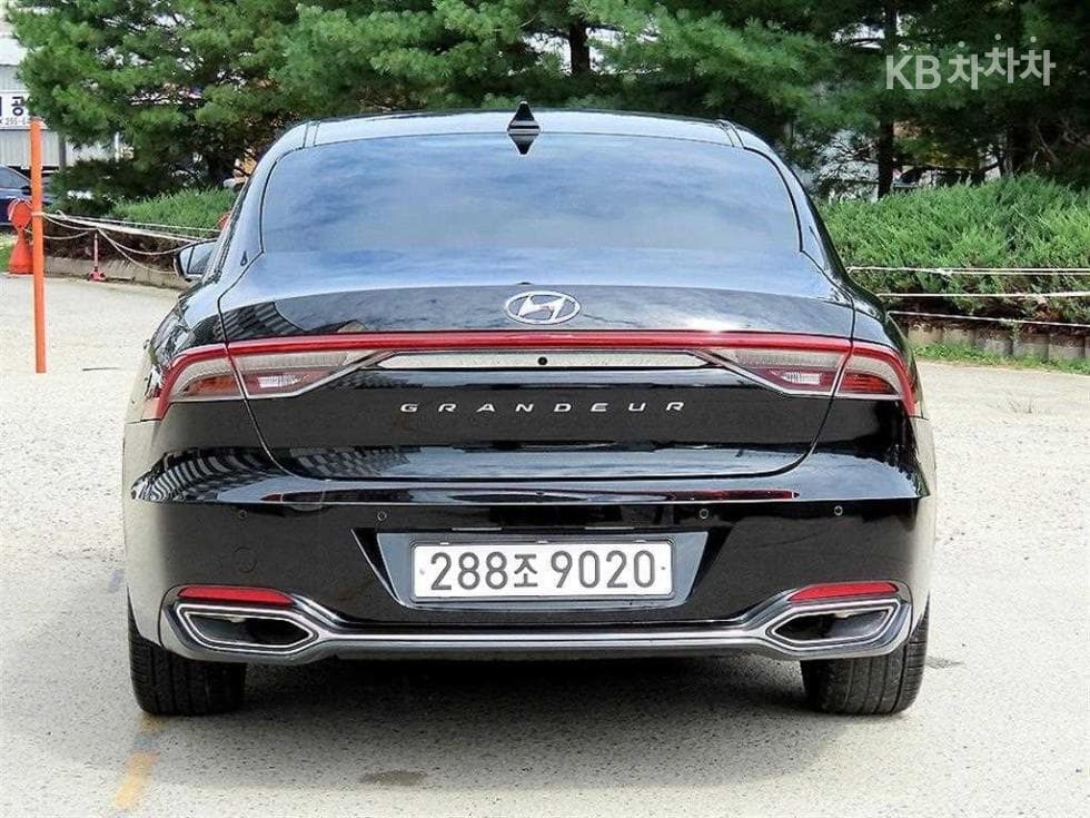 Hyundai The New (facelift) Grandeur (Azera)2.5 Le Blanc - 4