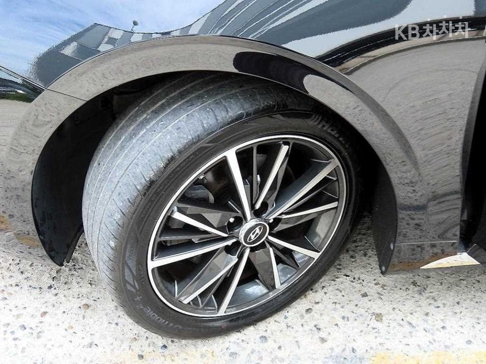 Hyundai The New (facelift) Grandeur (Azera)2.5 Le Blanc - 20