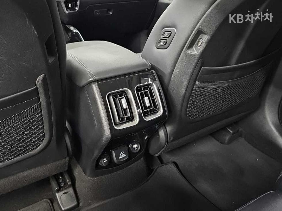 Киа Sorento 4-то поколение2.2 Дизел 2WD Noblesse - 13