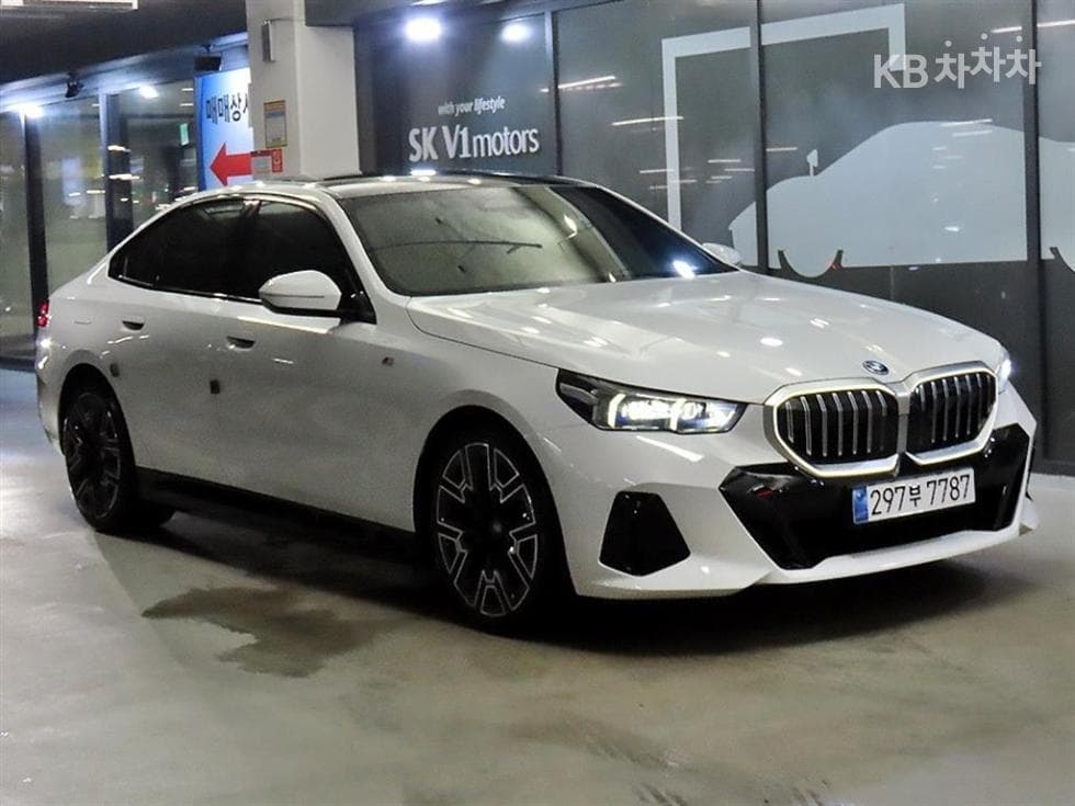 BMW New5 Series(G60) 530e M Sport - Image 1