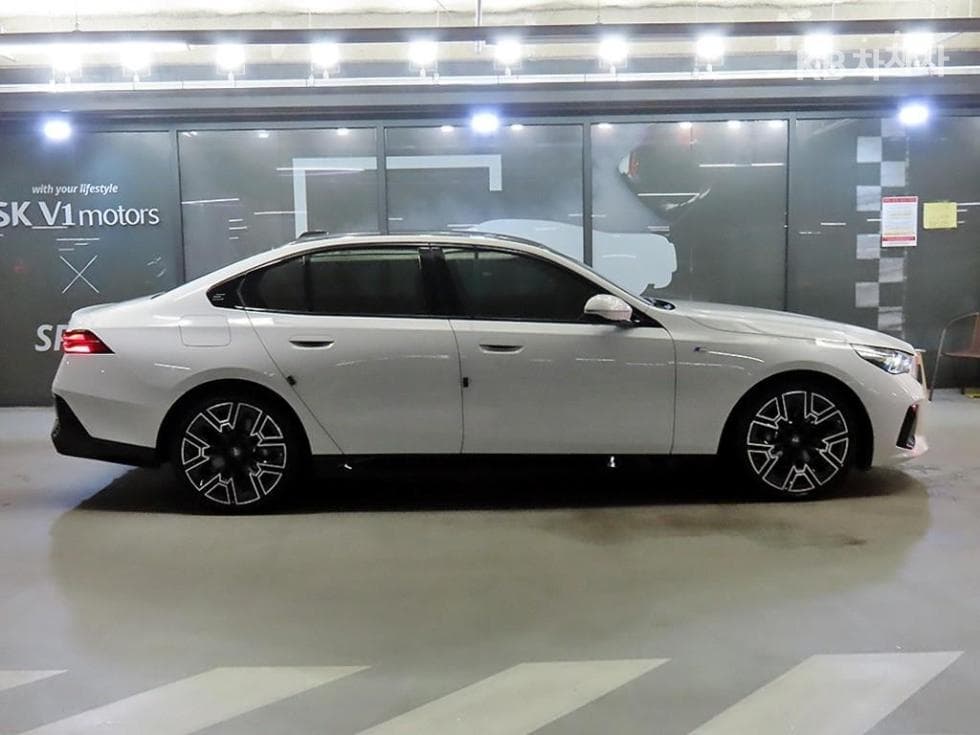 BMW New5 Series(G60)530e M Sport - 3