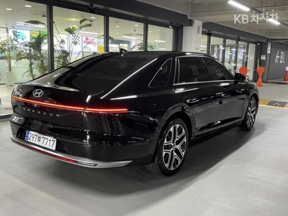 Hyundai The All New Grandeur (Azera) Hybrid1.6 Turbo Gasoline Premium - 4