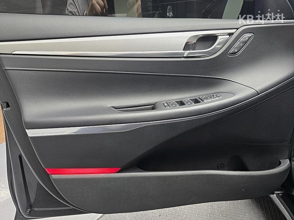Hyundai The New (facelift) Grandeur (Azera)2.5 Exclusive - 11