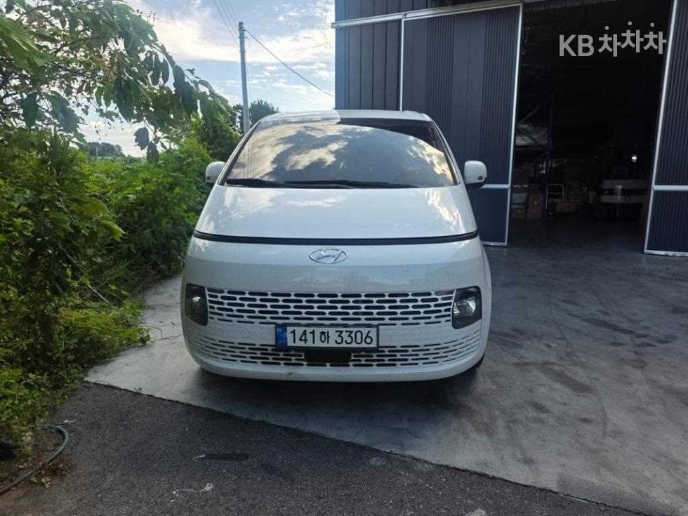 Хюндай Staria 2.2 Турер 9 Modern - Image 1