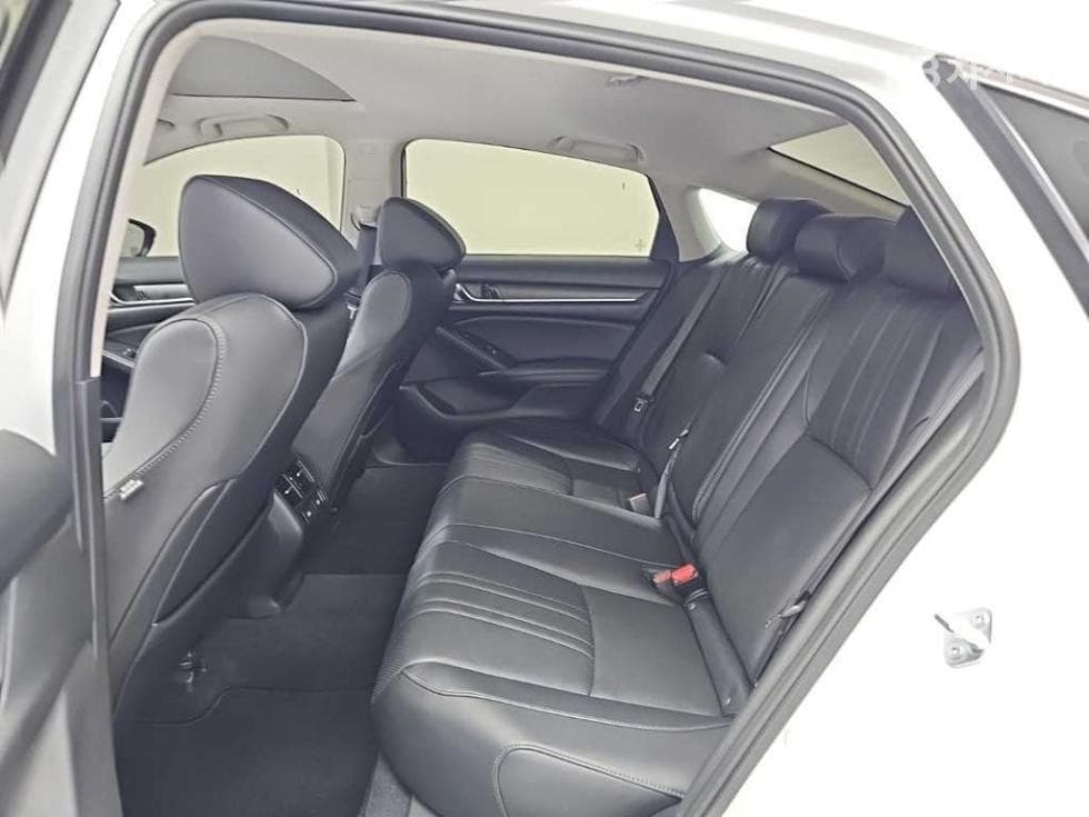 혼다 어코드 10세대Hybrid 2.0 Touring - 12