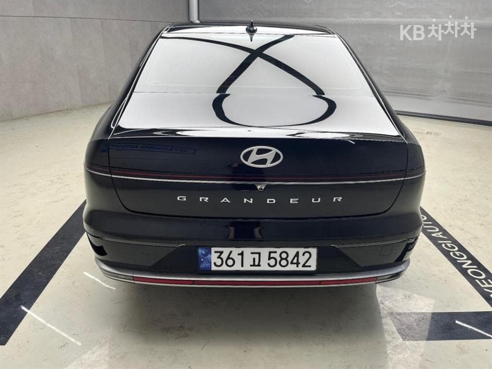 Hyundai The All New Grandeur (Azera)2.5L gasoline 2WD Exclusive - 3
