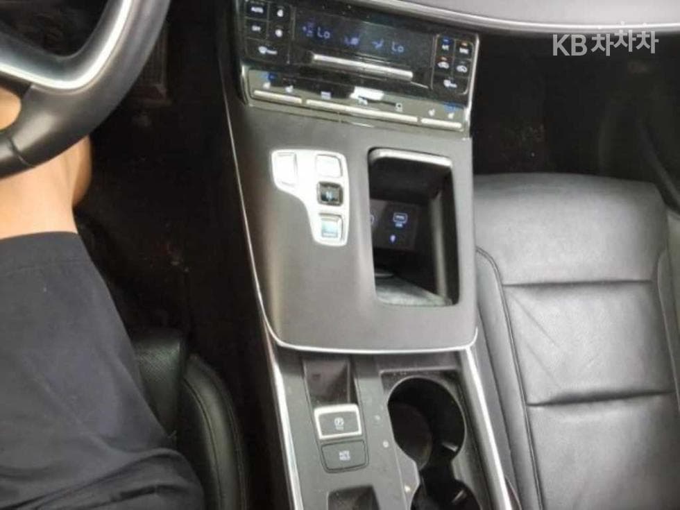 Hyundai The New (facelift) Grandeur (Azera)2.5 Premium 초이스 - 6