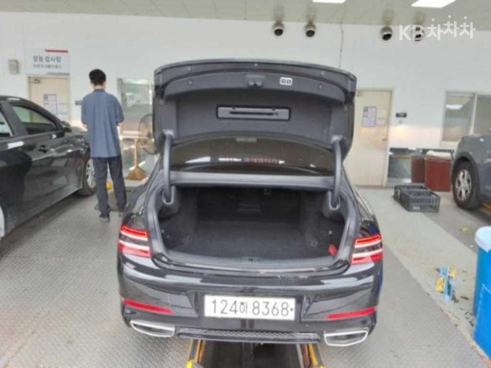 Genesis G80(RG3)2.5 Turbo Gasoline Direct Injection AWD - 2