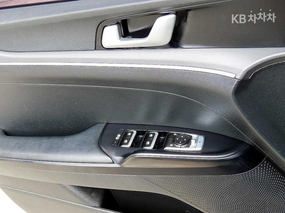 Kia K5 3rd Gen2.0 Gasoline Prestige - 11