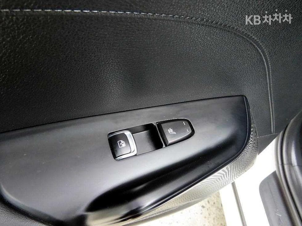 Kia K5 3rd Gen2.0 Gasoline Prestige - 17