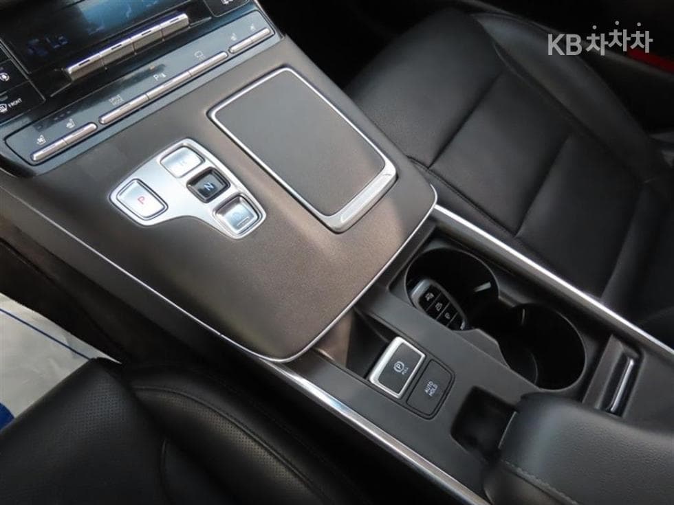 Хюндай The New (фейслифт) Grandeur (Azera)2.5 Premium 초이스 - 17